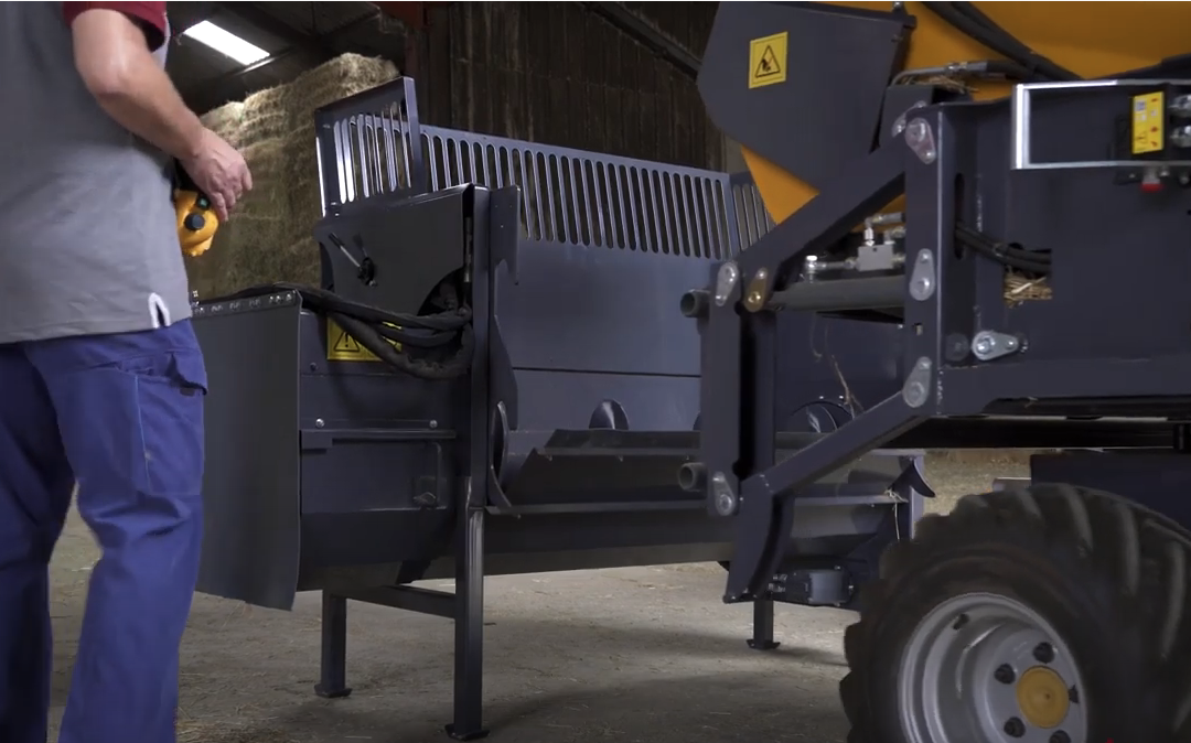 UBI SWITCH – Remote controlled bale unroller